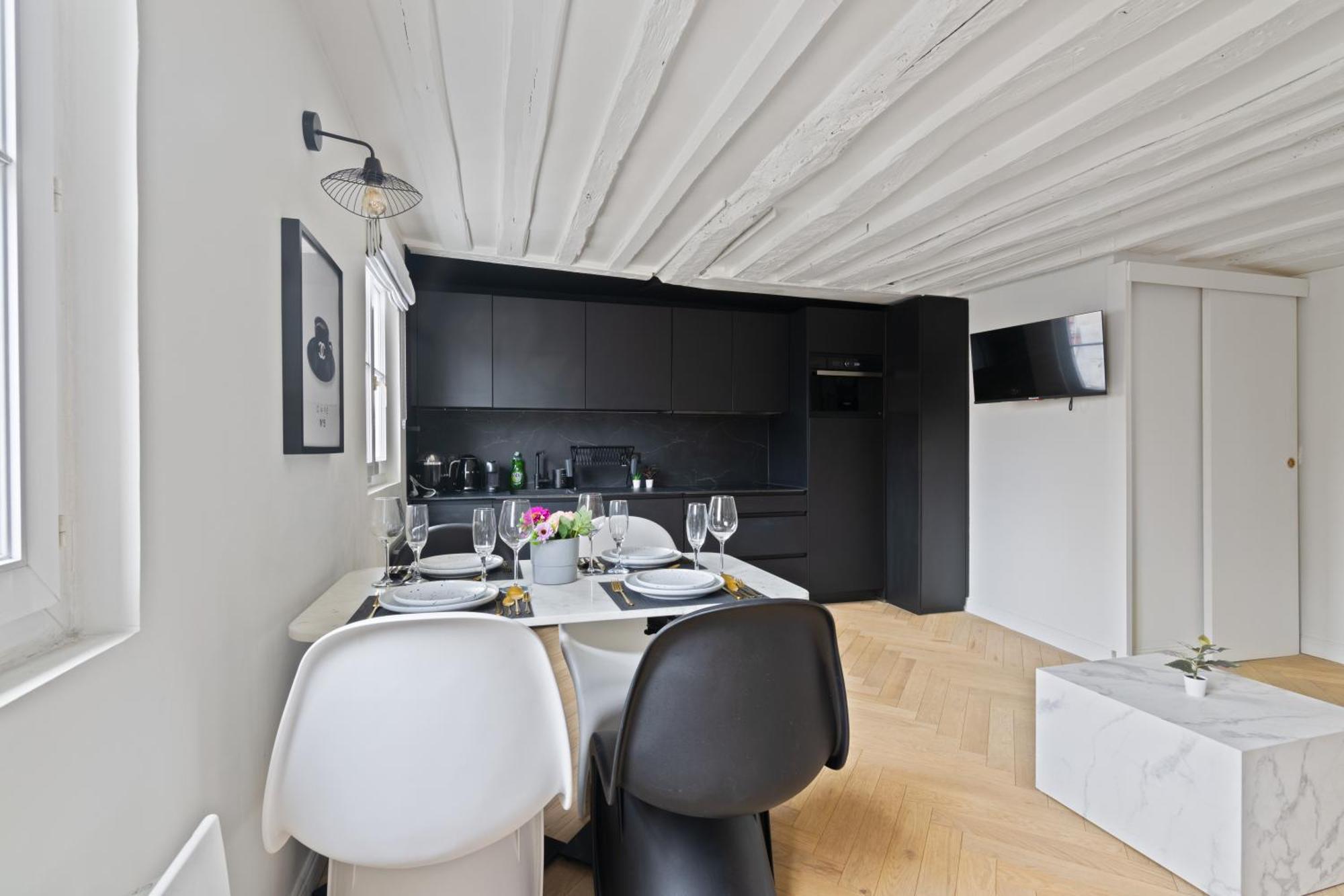 Elegant Appartement Pres Du Musee Du Louvre Et Du Jardin Des Tuileries Free Netflix ปารีส ภายนอก รูปภาพ